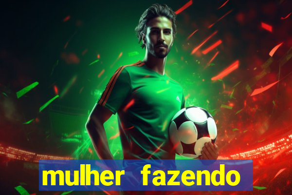 mulher fazendo strip tease