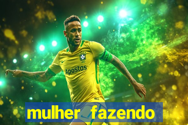 mulher fazendo strip tease