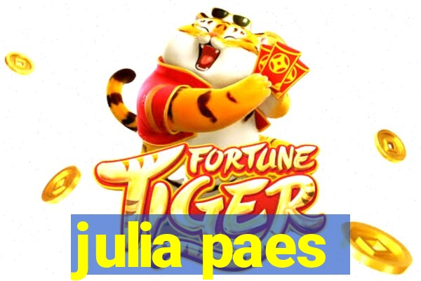 julia paes