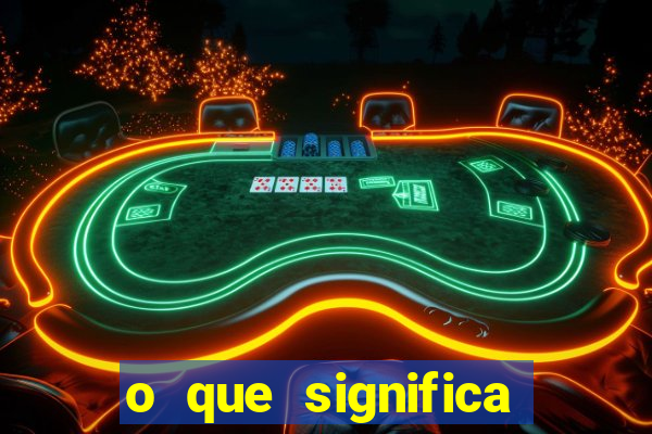 o que significa quando a luz acende sozinha
