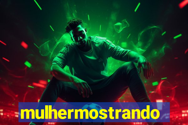 mulhermostrandoopeito