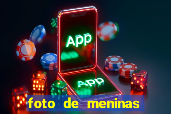 foto de meninas cacheadas fake