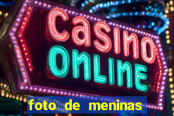 foto de meninas cacheadas fake