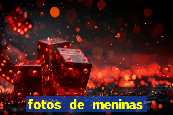 fotos de meninas no espelho fake cabelo cacheado