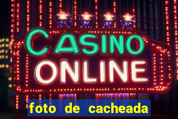 foto de cacheada no espelho