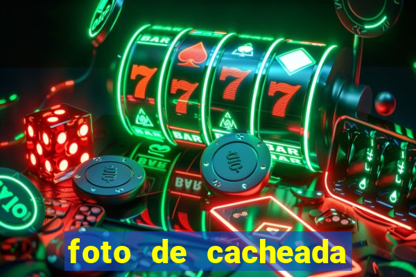 foto de cacheada no espelho