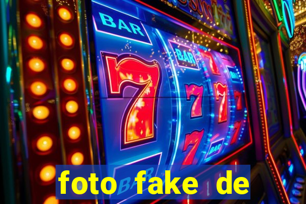 foto fake de menina no espelho cabelo cacheado
