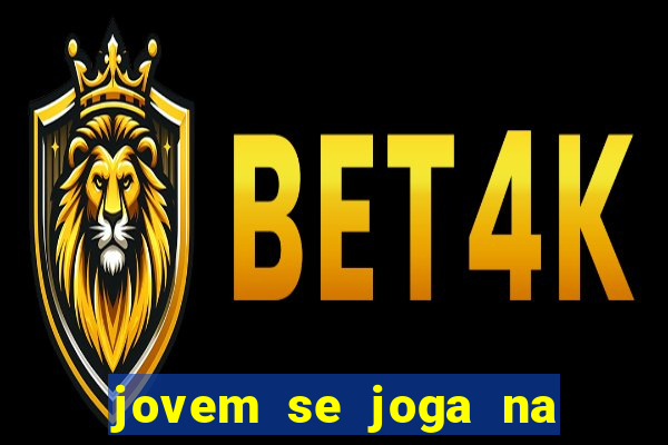 jovem se joga na linha do trem 2024